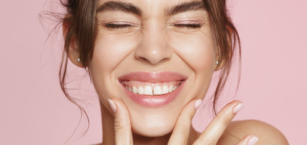 woman gap teeth composite tooth bonding fixes